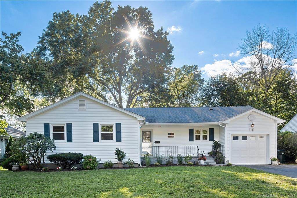 11 Fox Meadow Lane - Photo 1