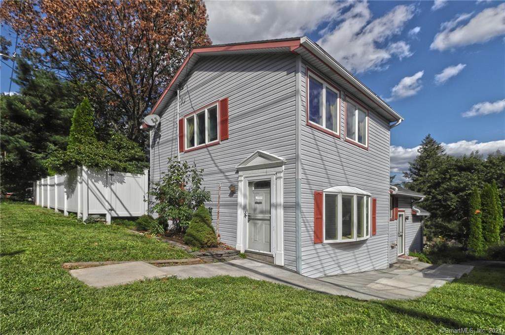 51 Evergreen Avenue - Photo 1