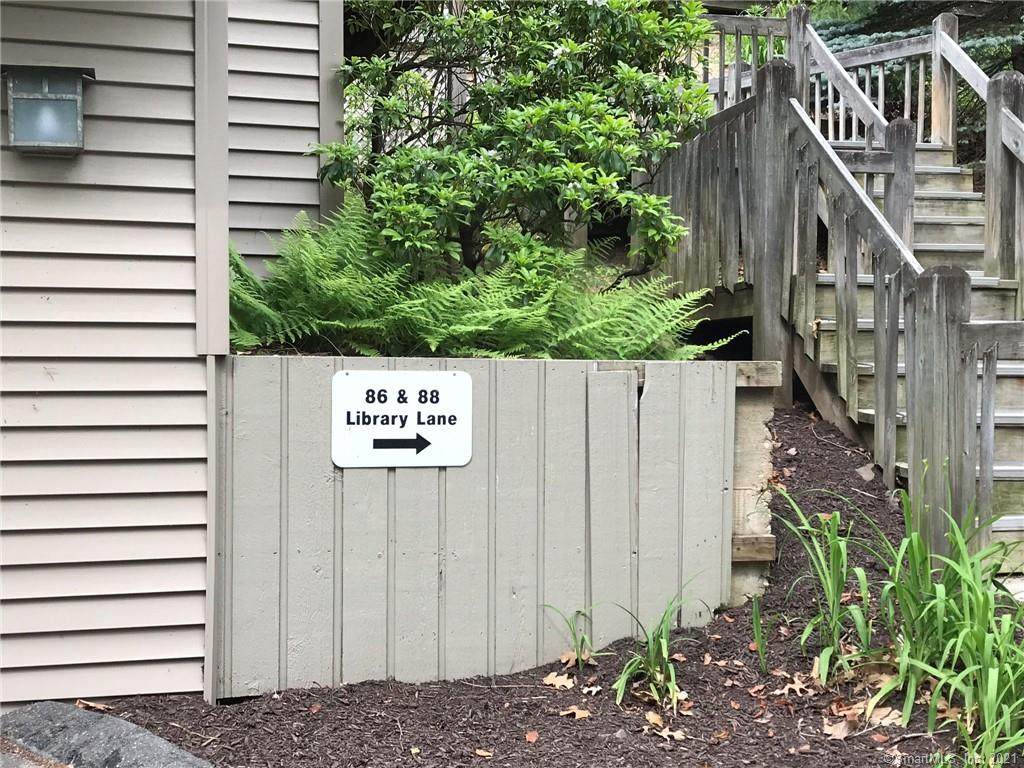 88 Library Lane - Photo 1