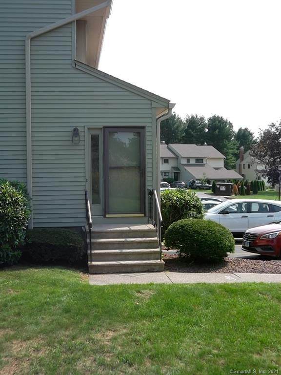 702 Summer Hill Drive - Photo 1
