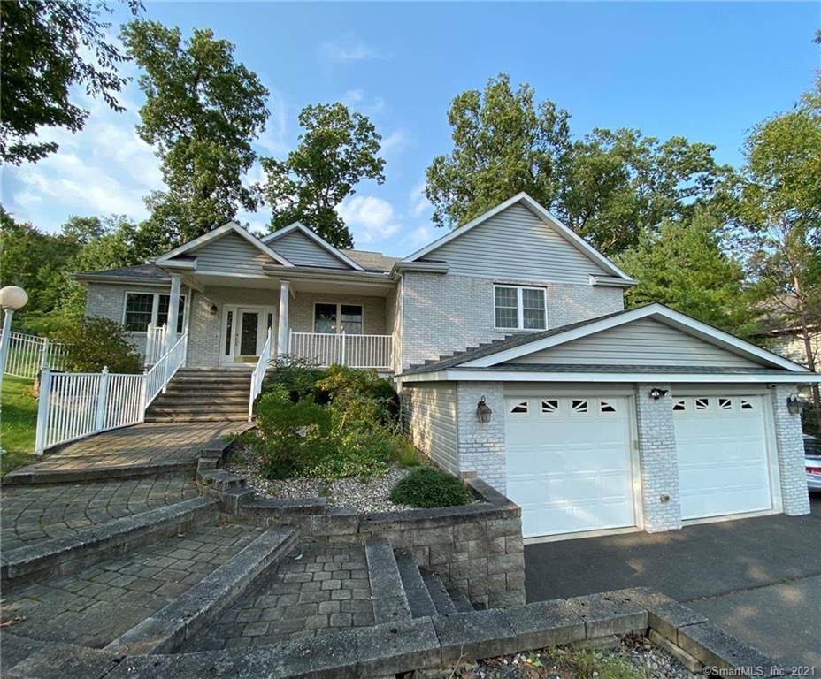 205 Birchwood Drive - Photo 1