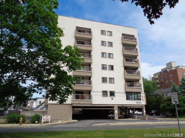1633 Washington Boulevard - Photo 1
