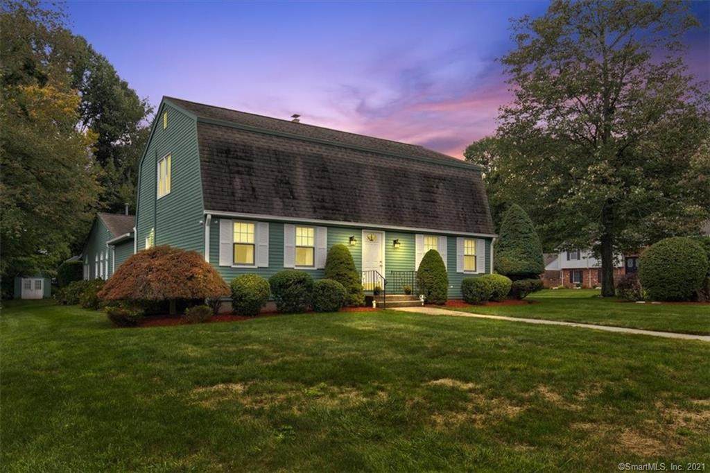 318 Hart Street - Photo 1