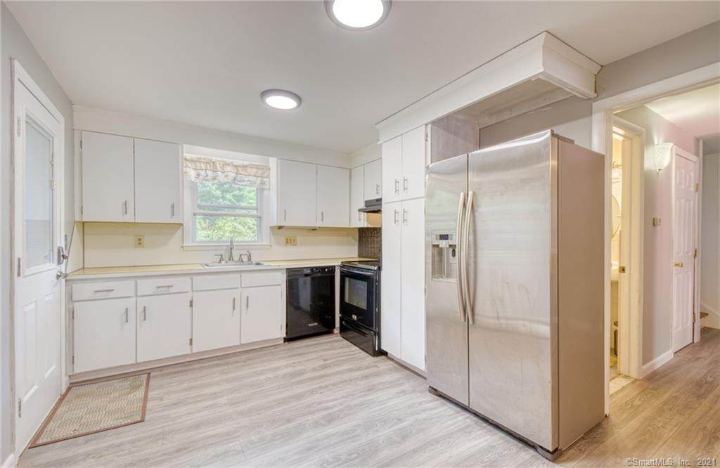 424 Vernon Street - Photo 1
