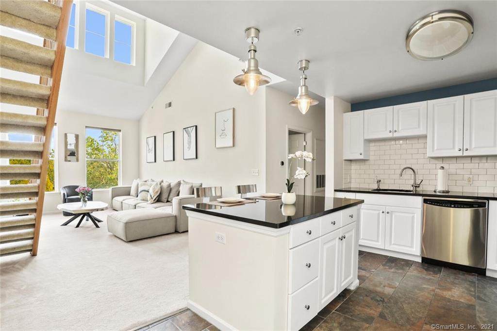25 Adams Avenue - Photo 1