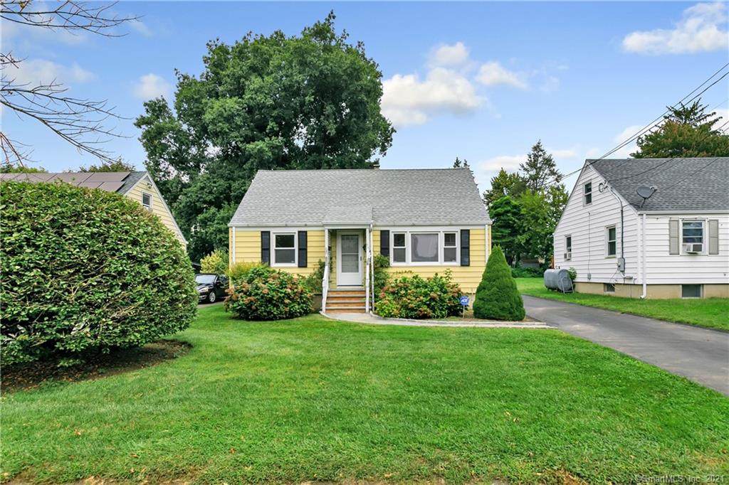 22 Crown Avenue - Photo 1
