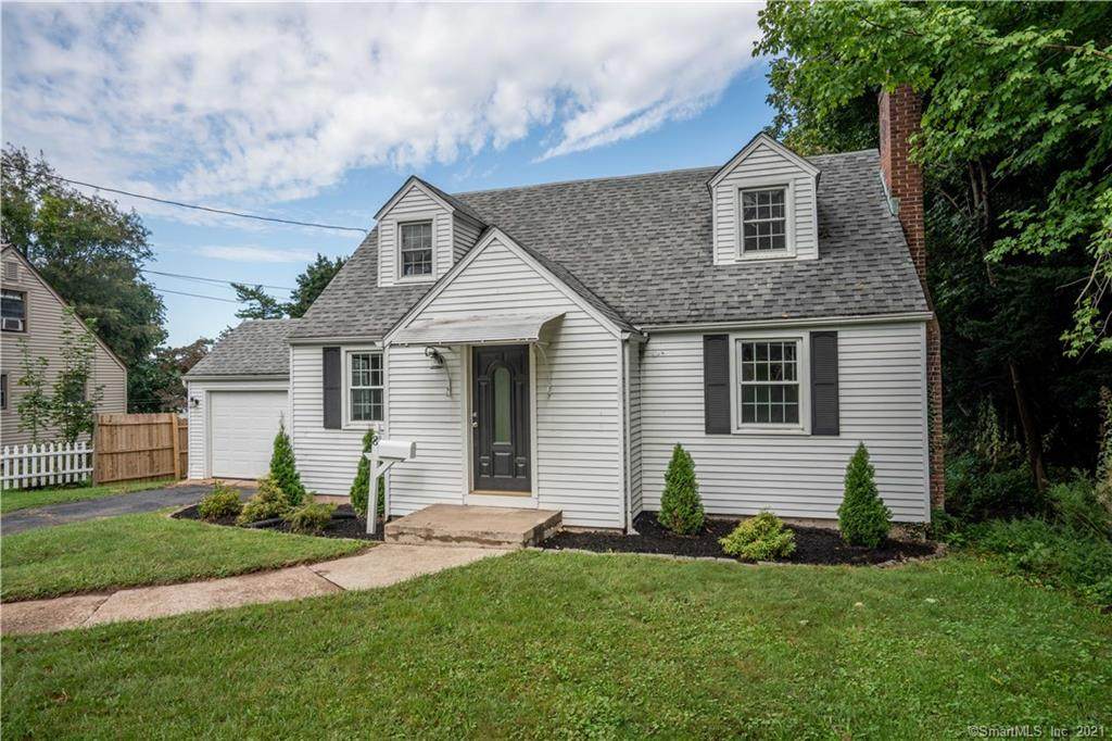 8 Robbins Avenue - Photo 1