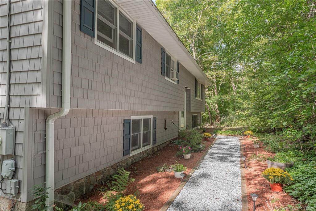 13 Hawthorne Hill Road - Photo 1