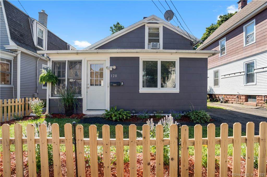 128 Richards Street - Photo 1