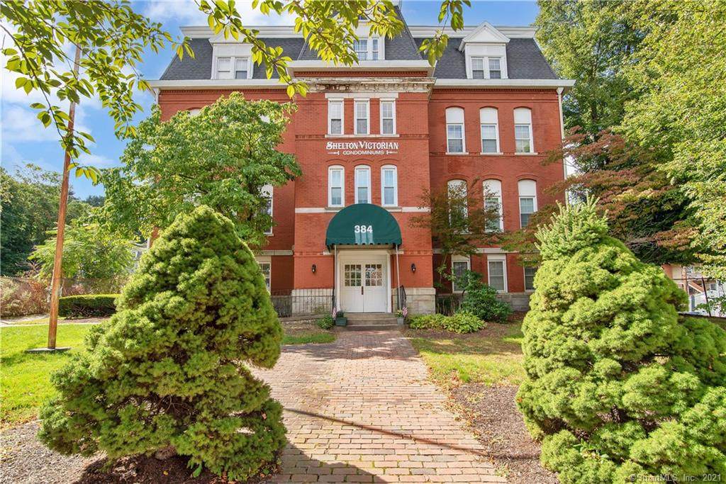 384 Howe Avenue - Photo 1