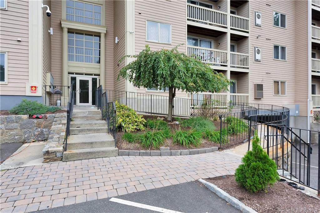 980 Lindley Street - Photo 1