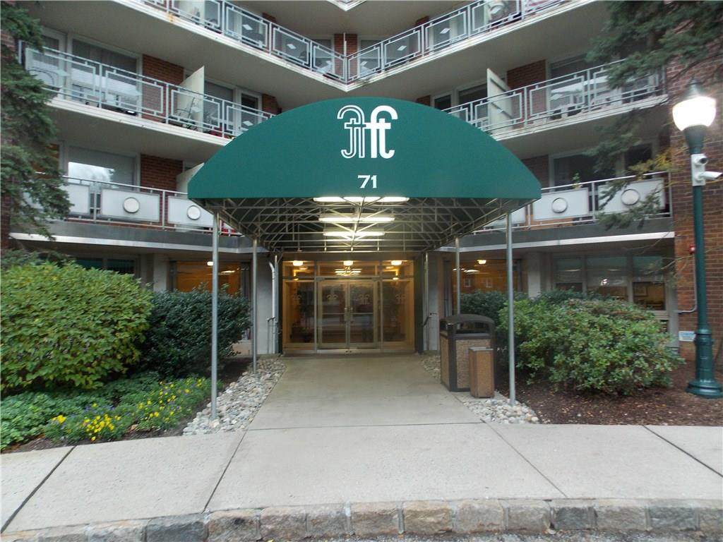 71 Strawberry Hill Avenue - Photo 1