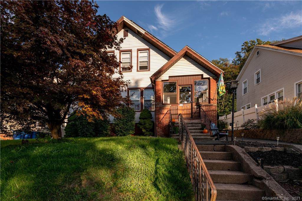 1037 Townsend Avenue - Photo 1