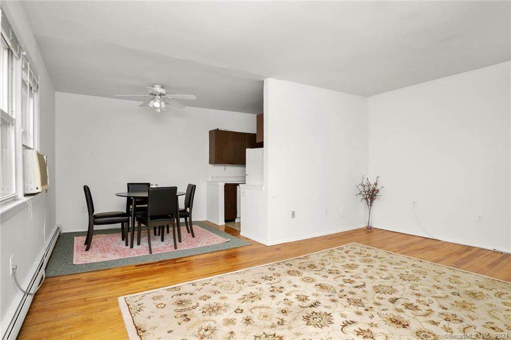 324 Strawberry Hill Avenue - Photo 1