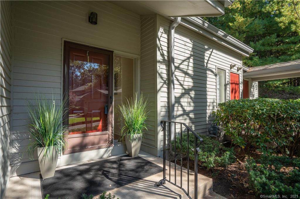 7 Ivy Cove - Photo 1