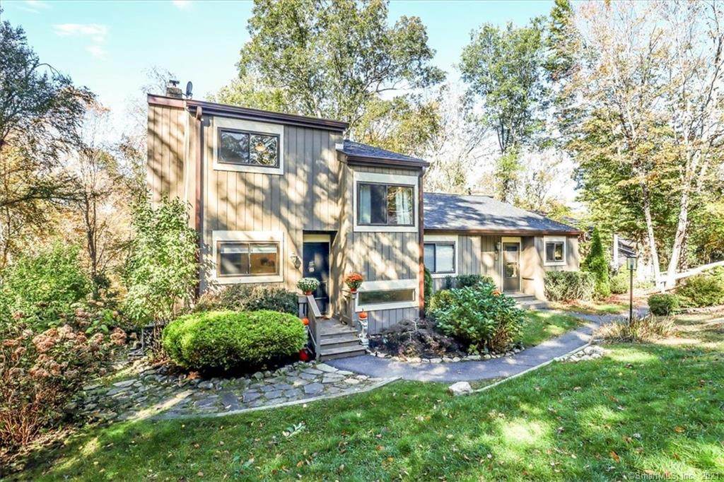 8 Hickory Lane - Photo 1