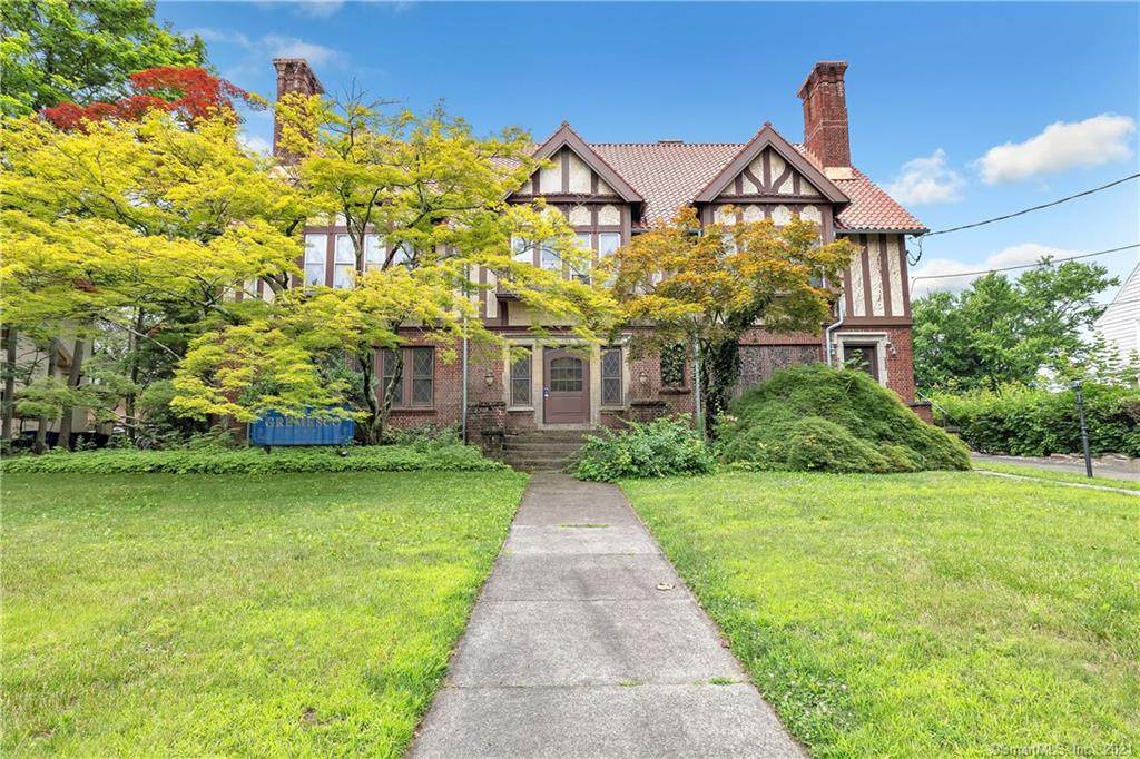 195 Brooklawn Avenue - Photo 1