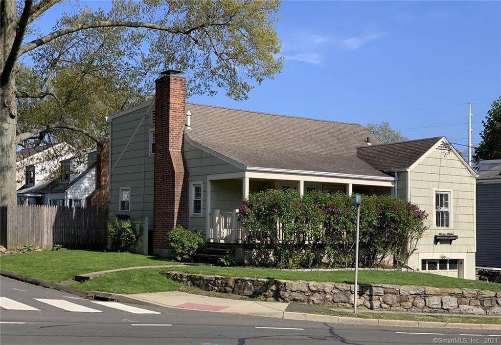 32 Strawberry Hill Avenue - Photo 1
