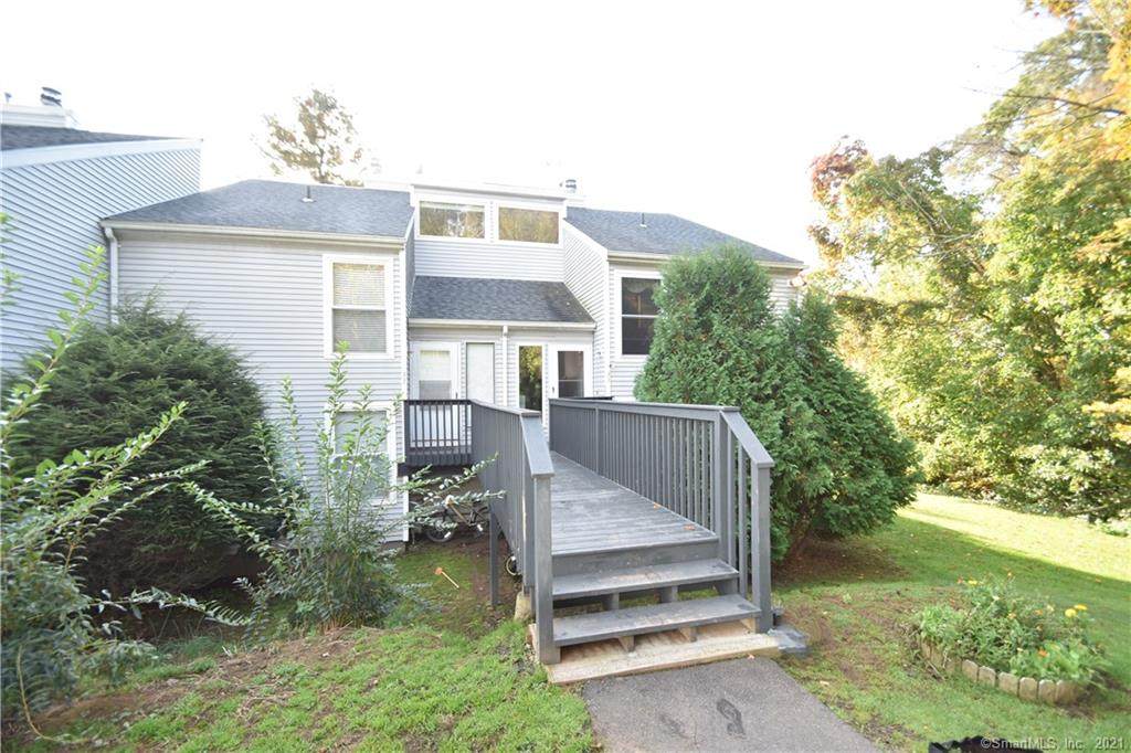 33 Pheasant Run - Photo 1