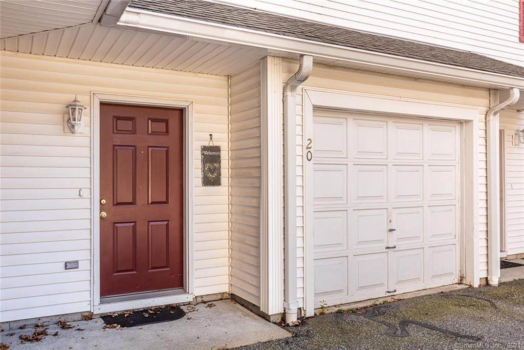 20 East Court - Photo 1