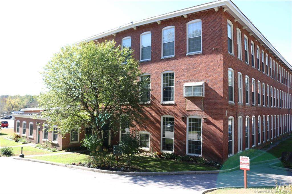 150 Yantic Street - Photo 1