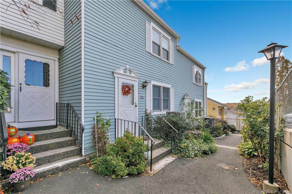 55 Mill Plain Road - Photo 1