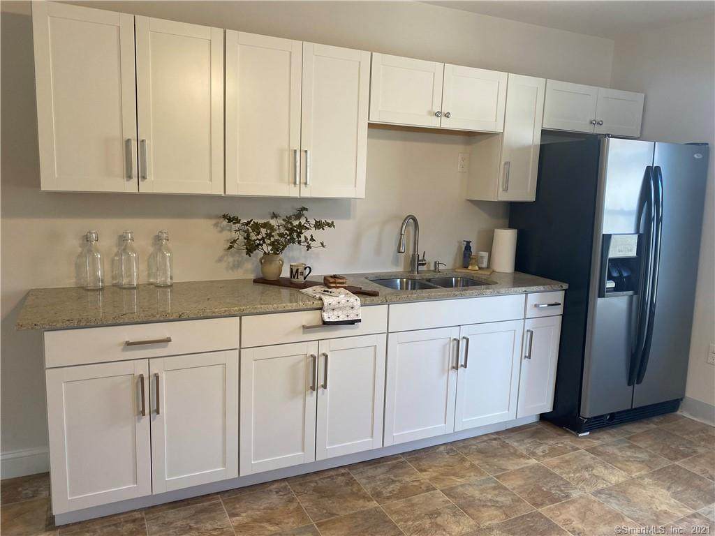 434 Eddy Glover Boulevard - Photo 1