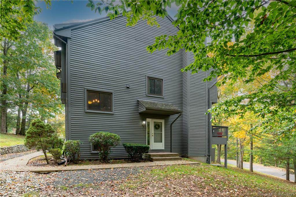 318 Conestoga Way - Photo 1