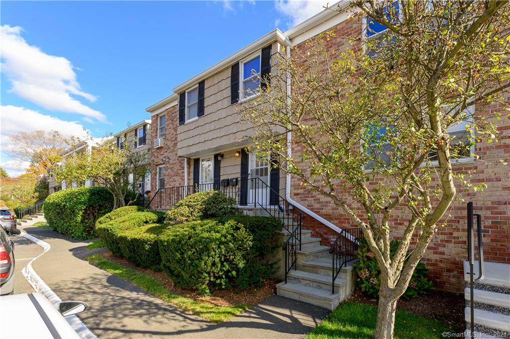 20 Weed Hill Avenue - Photo 1