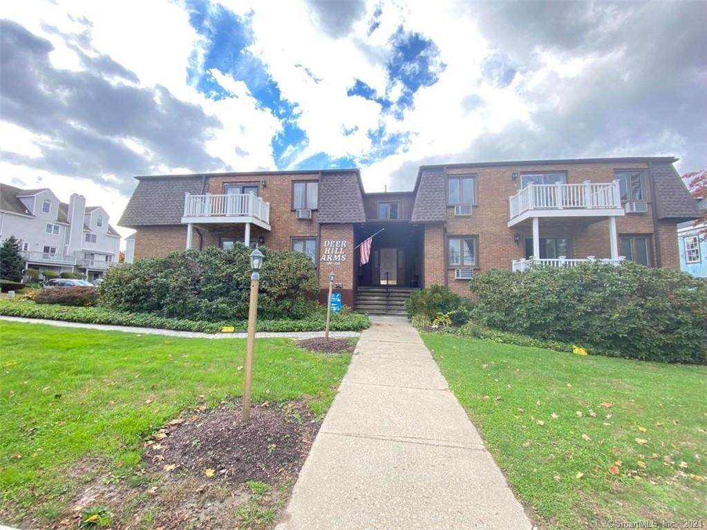 136 Deer Hill Avenue - Photo 1