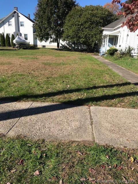 454 Brewster Street - Photo 1