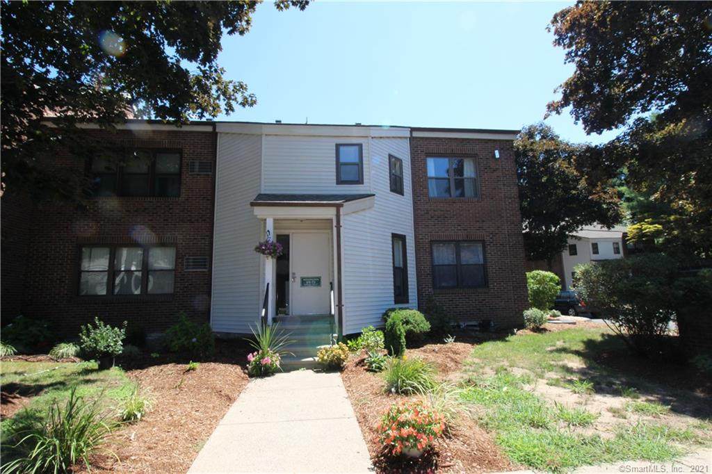 72 Wellington Drive - Photo 1
