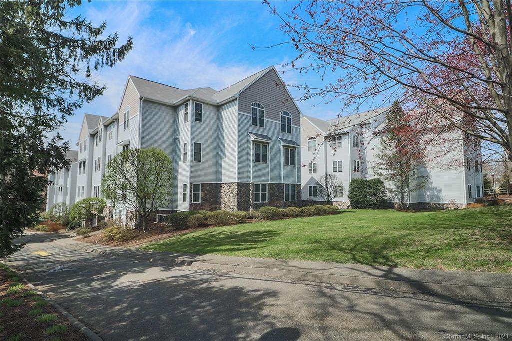 105 Richards Avenue - Photo 1