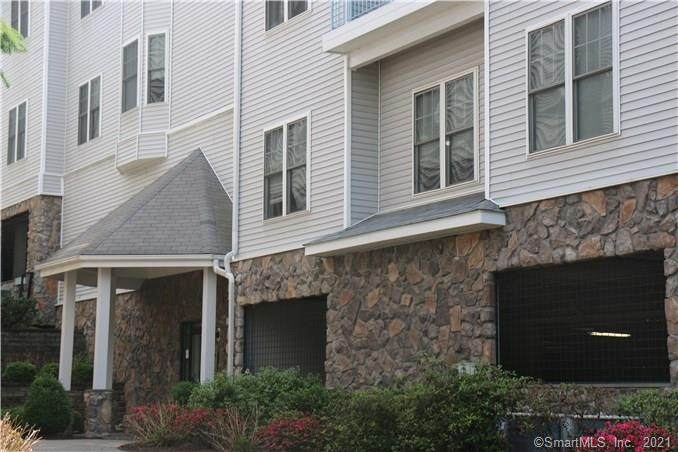 105 Richards Avenue - Photo 1