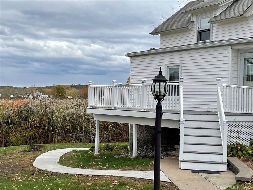 134 Middlesex Avenue - Photo 1