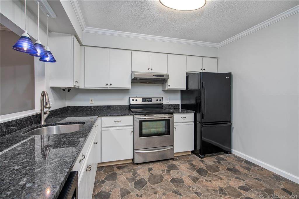 43 Simsbury Landing - Photo 1