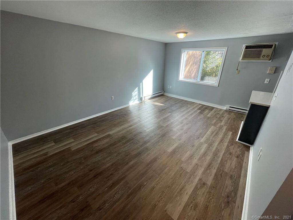 32 Old Foxon Road - Photo 1