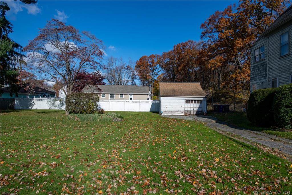 105 Kingsbury Road - Photo 1