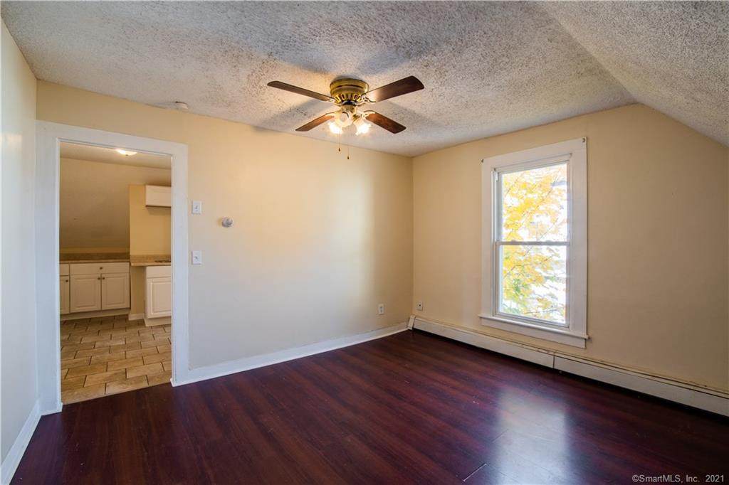 105 Crown Street - Photo 1