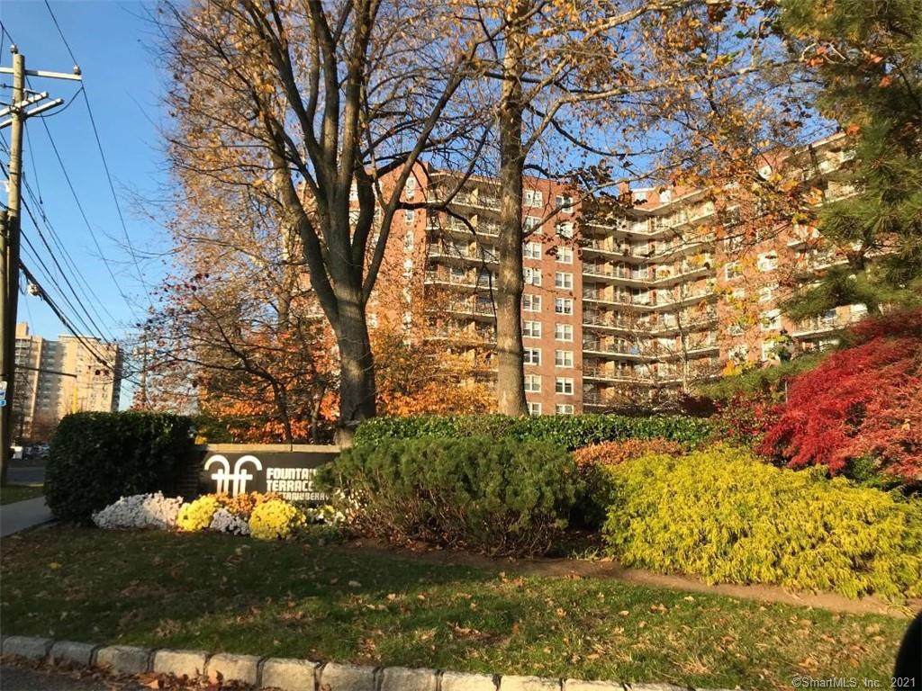 91 Strawberry Hill Avenue - Photo 1