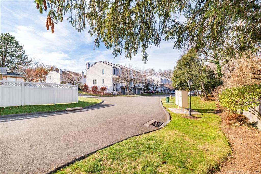 65 Wolfpit Avenue - Photo 1