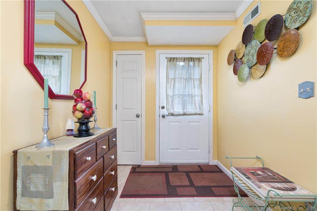 504 Carlton Lane - Photo 1
