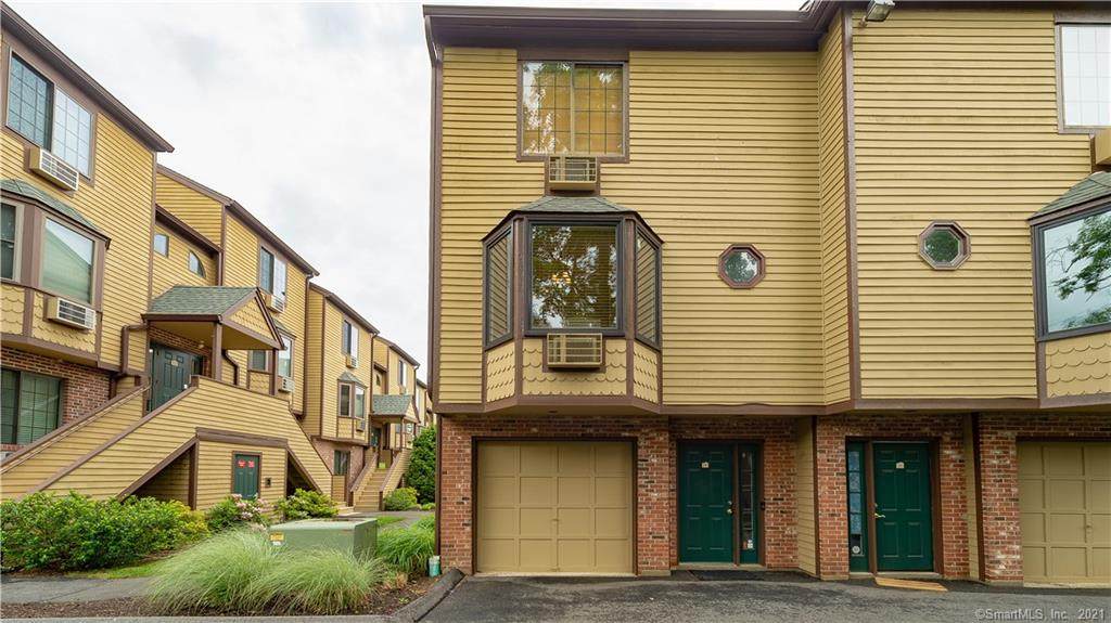 8 Oakwood Avenue - Photo 1