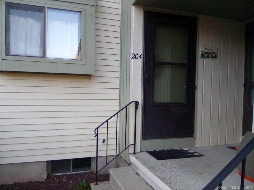 204 Summer Hill Drive - Photo 1