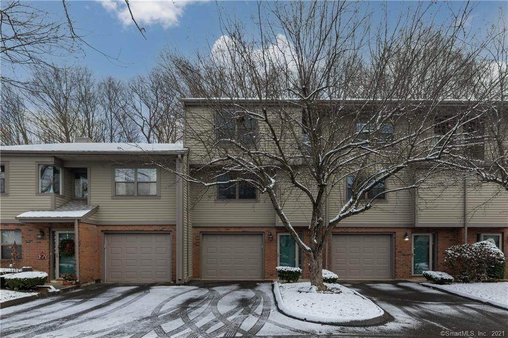 142 Metacomet Drive - Photo 1