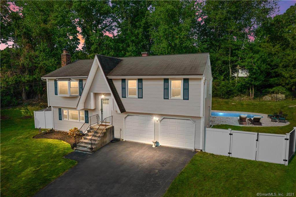 255 Karen Avenue - Photo 1