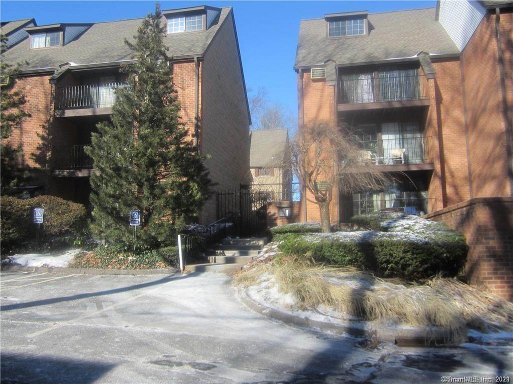 181 Loomis Drive - Photo 1