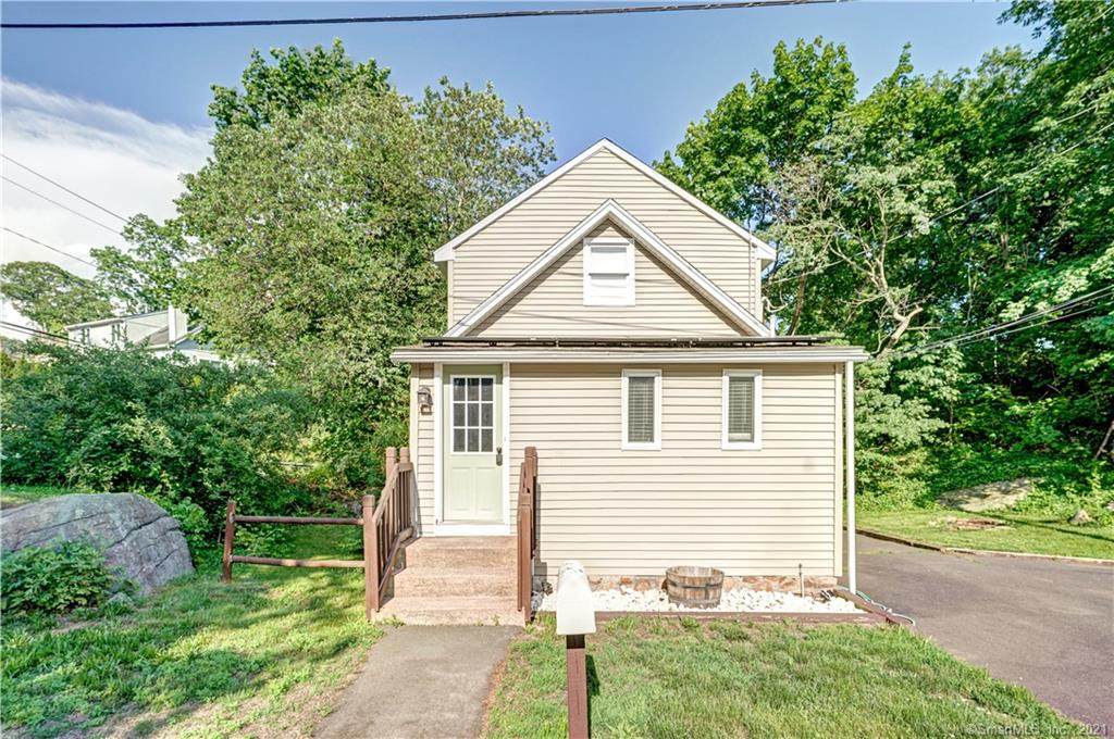 63 Hilton Avenue - Photo 1