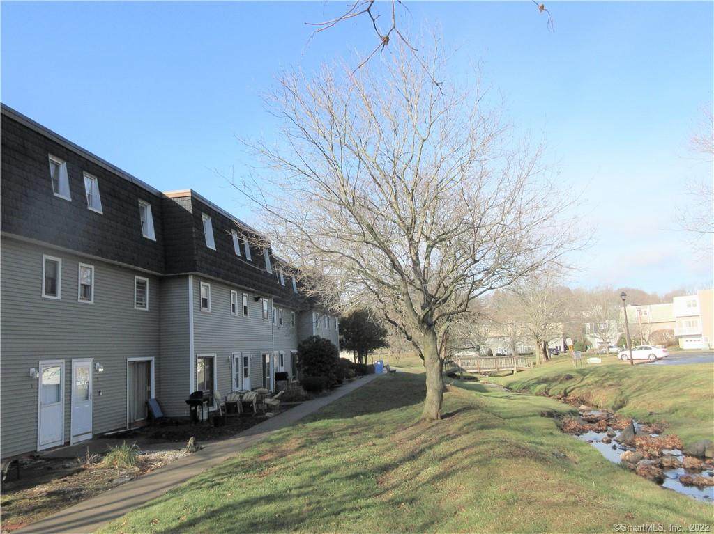 39 Meetinghouse Village - Photo 1