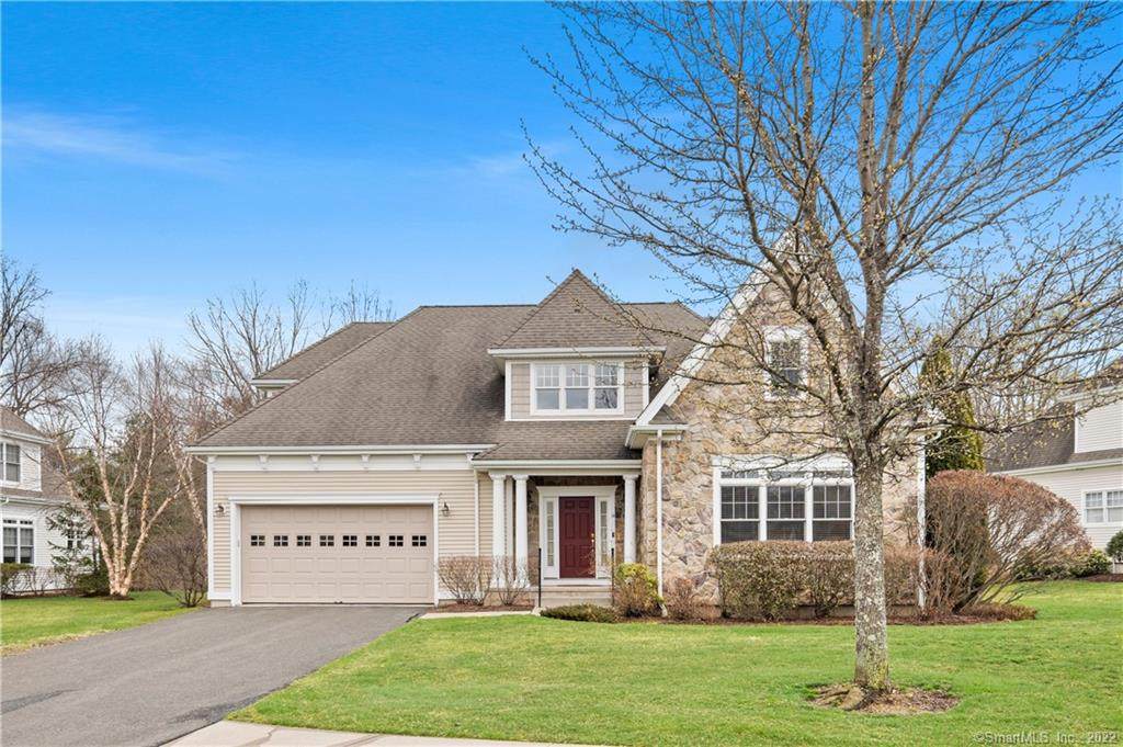 14 Colonial Drive - Photo 1